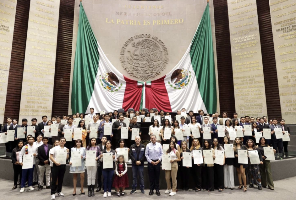 PIDE MONREAL A JÓVENES PERSISTIR EN SUS IDEALES E INTERVENIR EN LA VIDA PÚBLICA, SIN AMEDRENTARSE 